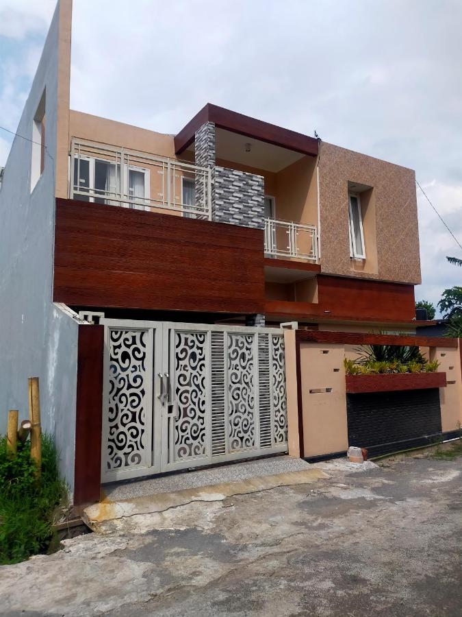 Villa keluarga Pandansari Malang Bagian luar foto